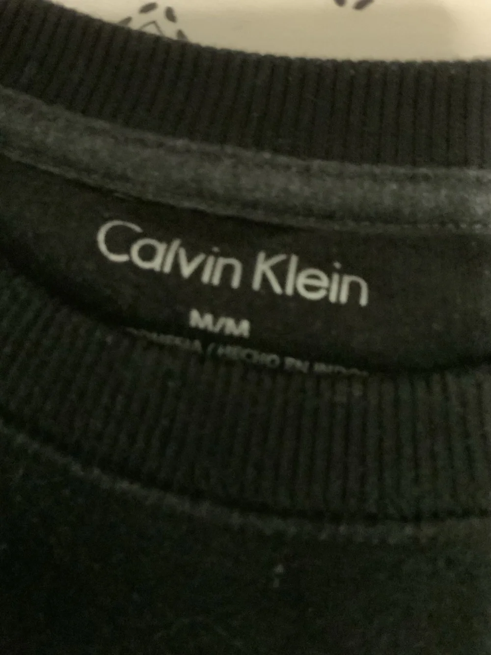 Calvin Klein Women’s Medium Black Pullover Sweater Logo Long Sleeve Dark Warm
